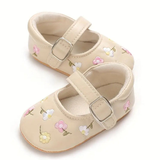 Flor Suave: Zapatos Bordados Mary Jane Bany Shop - Ropa y Accesorios para bebés